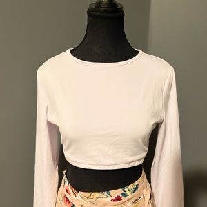 White long sleeve crop top
